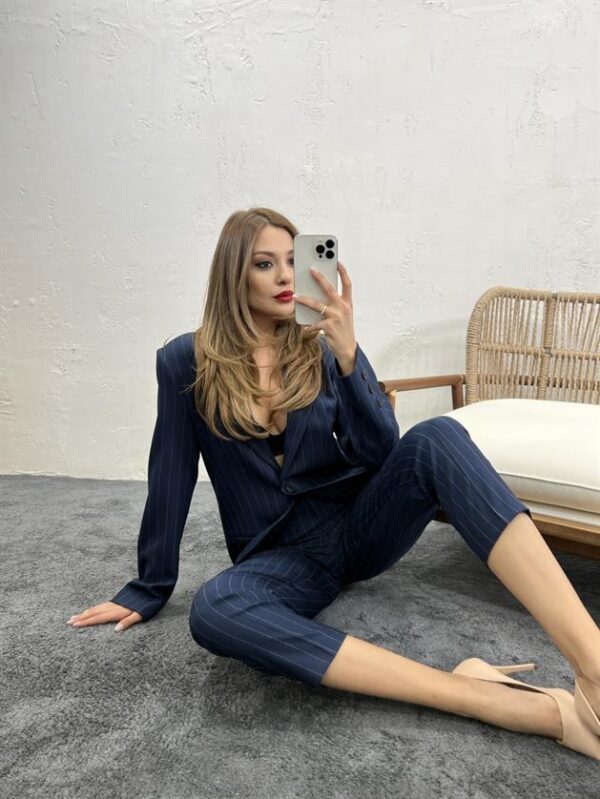 Ριγέ σετ μπλέιζερ και παντελόνι - Navy blue - Image 4