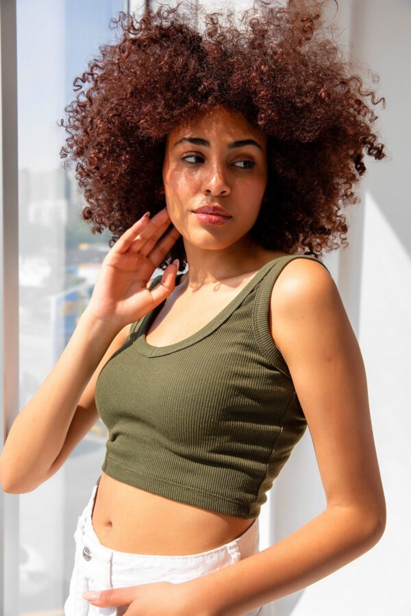 Crop top με πλέξη ριμπ - Χακί