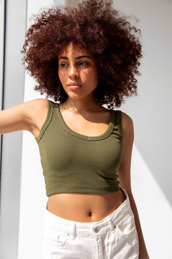 Crop top με πλέξη ριμπ - Χακί - Image 5